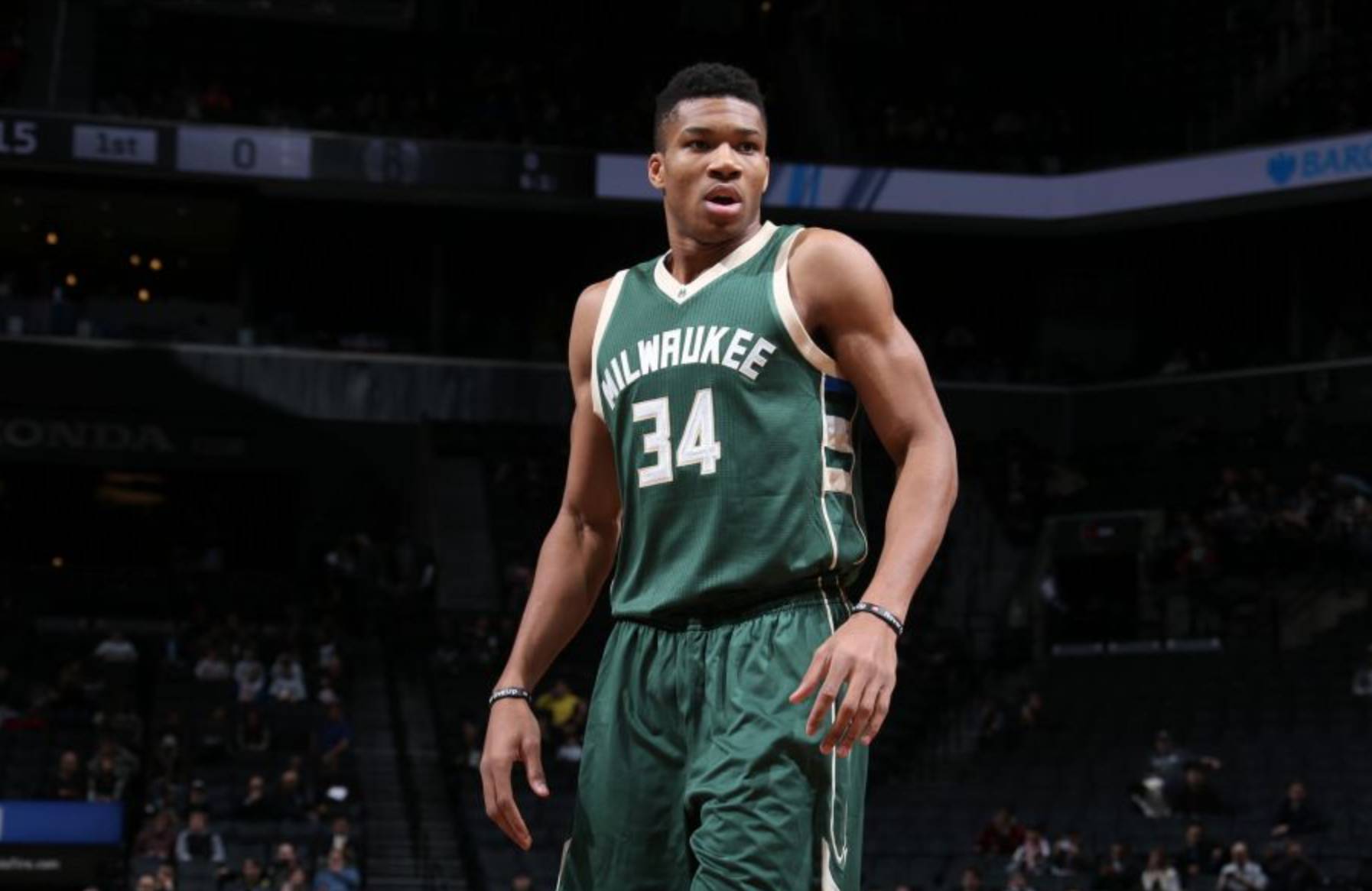 吉列斯皮连续6场进至少3个三分，NBA目前第二长（吉列斯皮已连6场投中至少3记三分，位居NBA目前第二长）