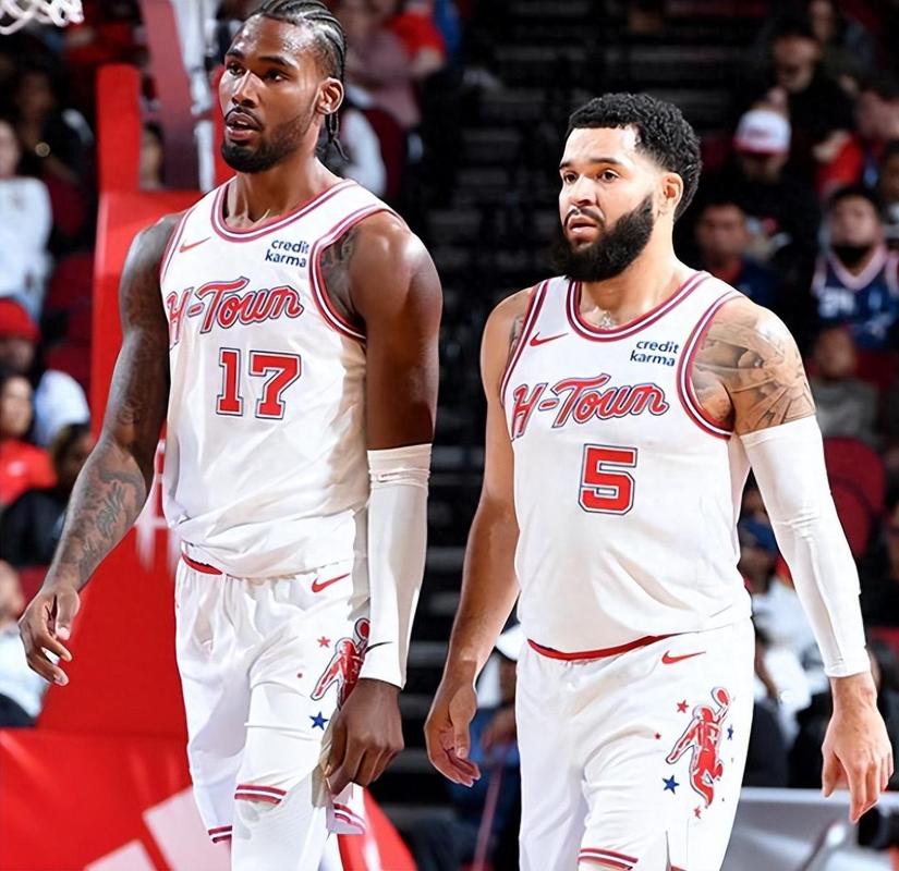 新鹏城vs成都：三外援PK四外援，韦世豪、杨明洋出战（新鹏城迎战成都：三外援对决四外援，韦世豪、杨明洋登场）