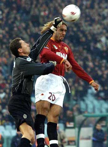 TA：利马传球出色&充满侵略性，他的回归可以丰富曼联打法（TA：出球精准、侵略性十足，利马回归将让曼联打法更立体）