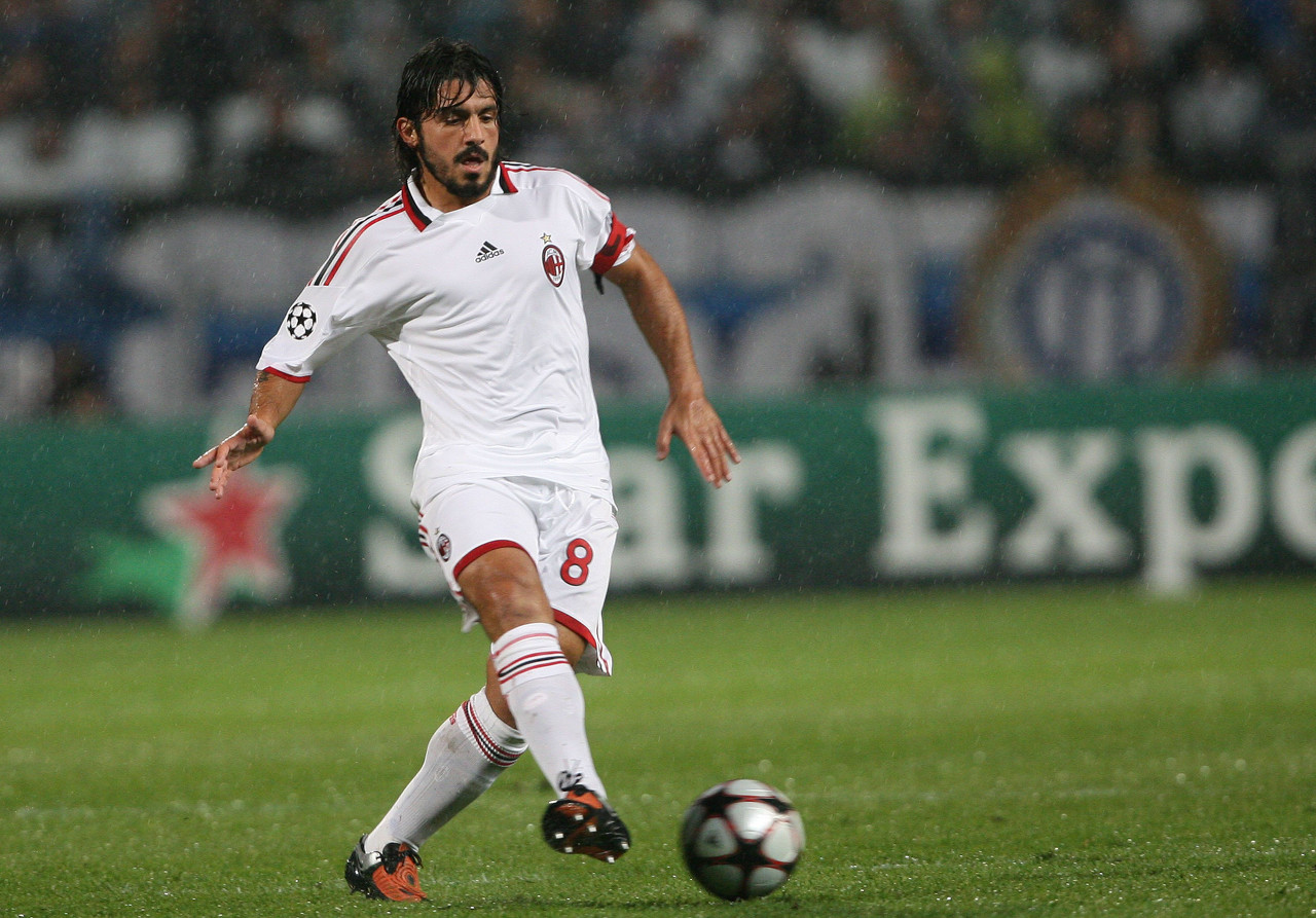 亚历山大：我们对自己要求很高&有奖金拿起床就很精神（亚历山大：自我要求极高，奖金激励让我醒来就干劲十足）