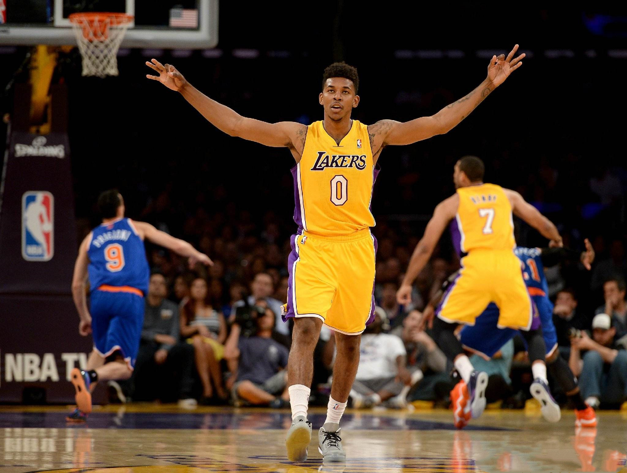 小李伤退，湖人23分惨败火箭，为本届圣诞大战目前最大分差（小李因伤离场，湖人惨负火箭23分，暂居本届圣诞大战最大分差）