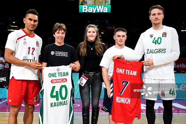 如果我是曼联高层，直接租米特洛维奇先顶着（若我掌舵曼联，先租米特罗维奇救急）